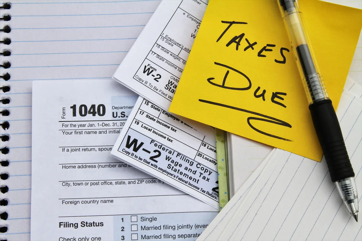 IRS Delays Imposing $600 Threshold for Reporting Income From Apps